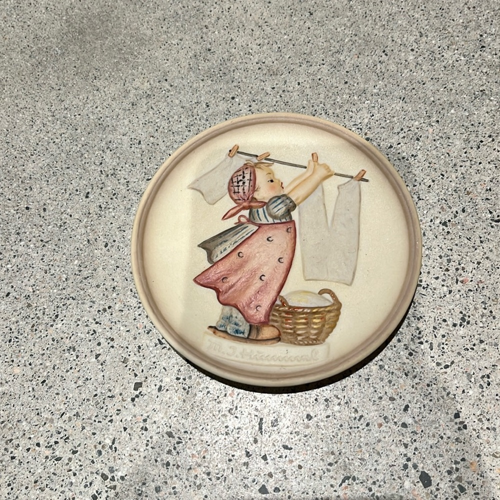 Hummel Plate